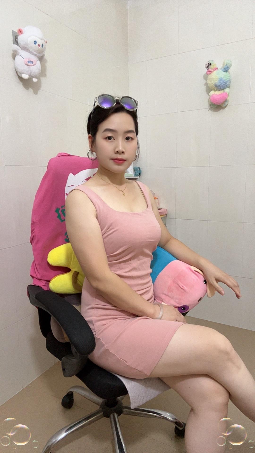 暧昧上瘾什么都敢承诺，新鲜感上头什么谁都可以是宝贝，在这个饥不择食的年...