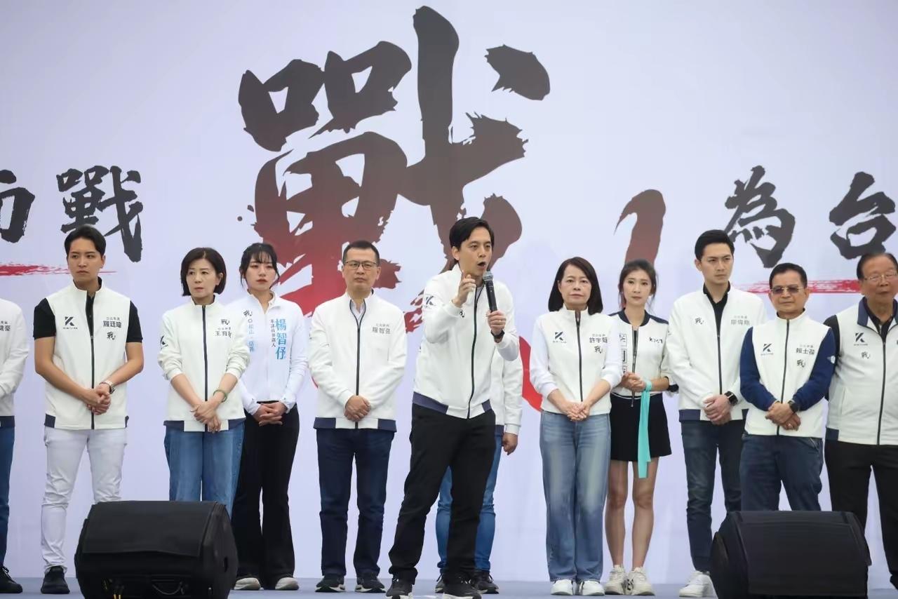 不值当！蔡正元入狱，没有一个蓝委出来饯行。今天下午柯文哲举行的“上凯道讨公道”声