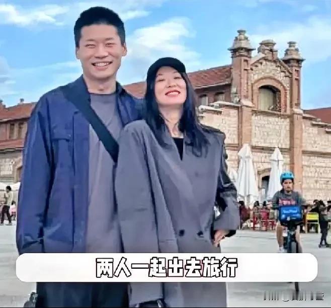 知名演员黄璐公布恋情，与小8岁导演拥吻，男方不介意她离婚带娃，黄璐孔导恋情官宣了