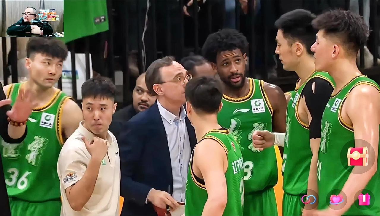 说实话，自从乌戈执教辽宁队后所展示的能力是有目共睹的！但你发现没有乌戈有一个致命