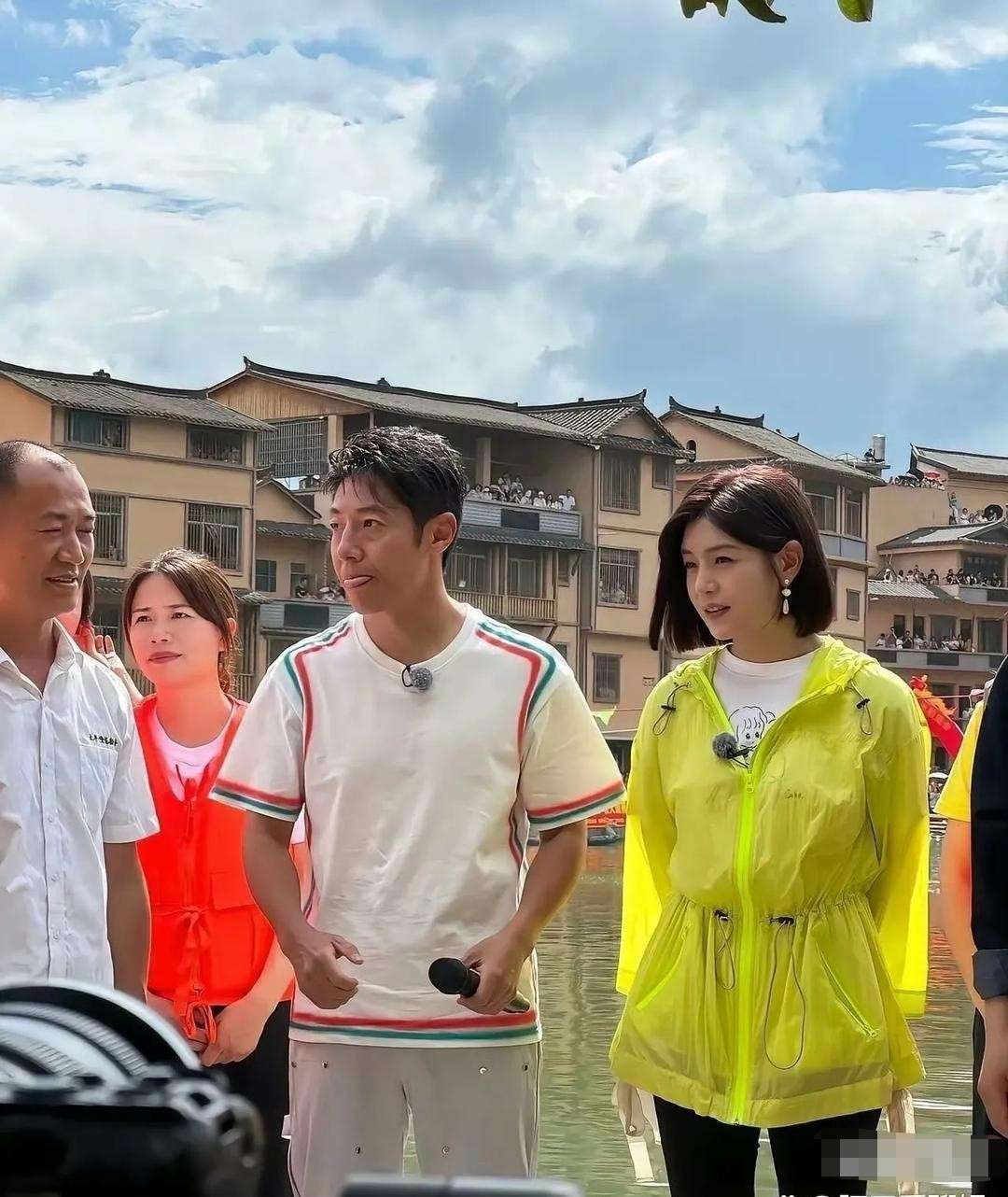 陈妍希生图也太能打了吧，一张娃娃脸特别显嫩，说她还在读大学都有人信