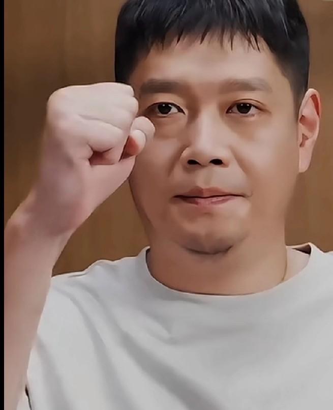 邱贻可道出实情，泪目了！邱贻可在一次采访中谈起爱徒孙颖莎，眼睛有泪花闪烁！邱