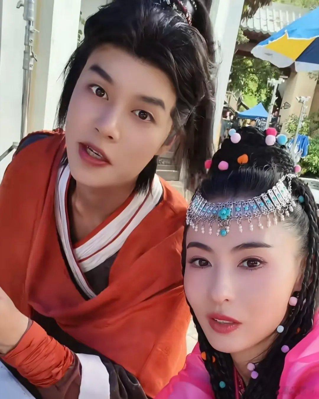 张柏芝、柯淳在香港TVB拍摄电影版《倚天屠龙记》,何赛飞演灭绝师太,当年的“赵敏