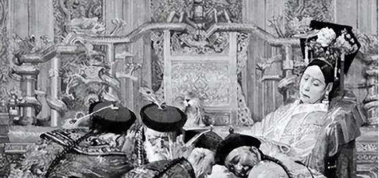 1908年，慈禧临死前一刻，太监看她马上不行了，赶紧给她喝了一碗海龟汤，吊着最后