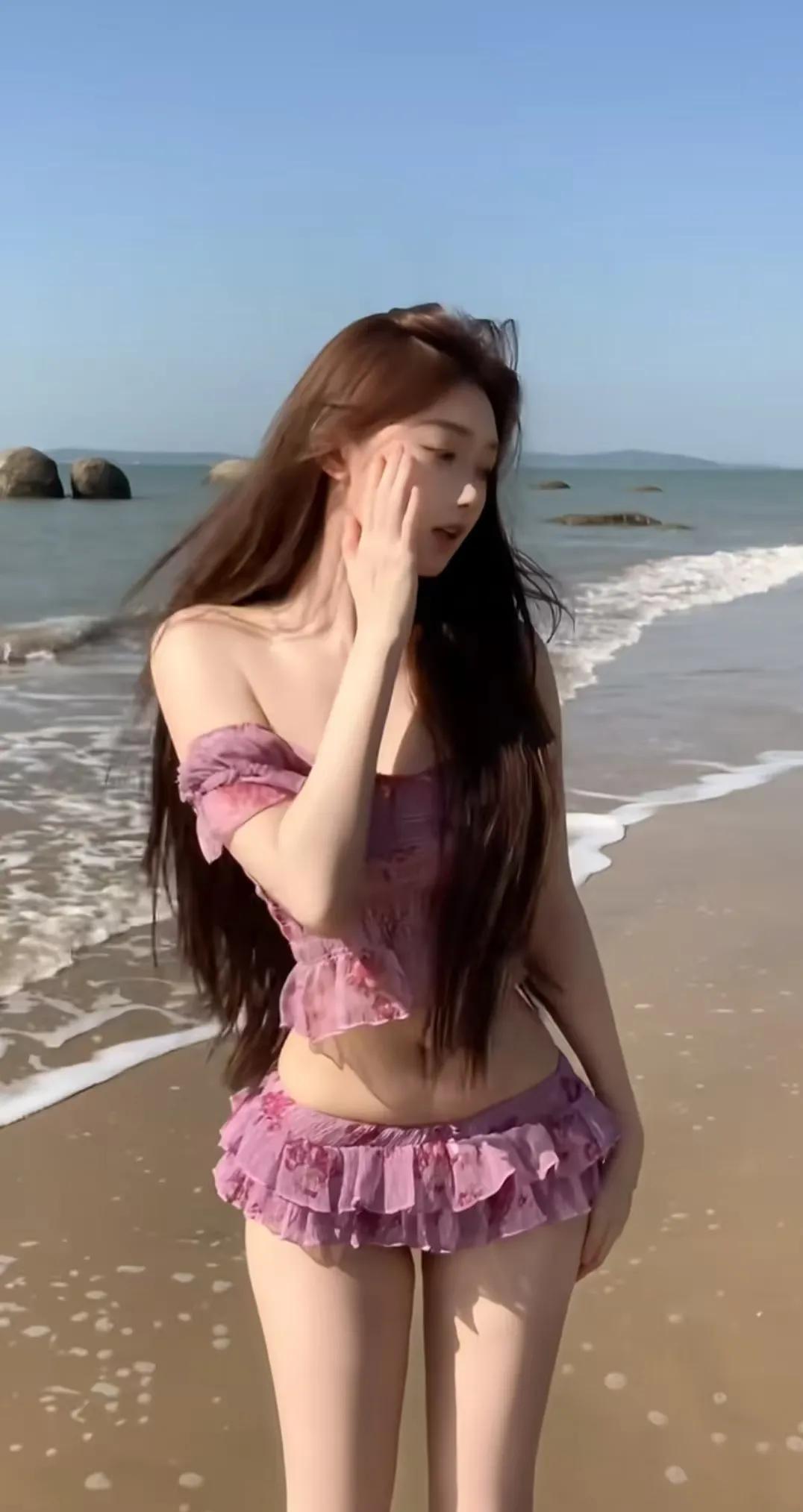 练习瑜伽真的会使身体变好吗?悄悄告诉你，今天的海滩没人呢？