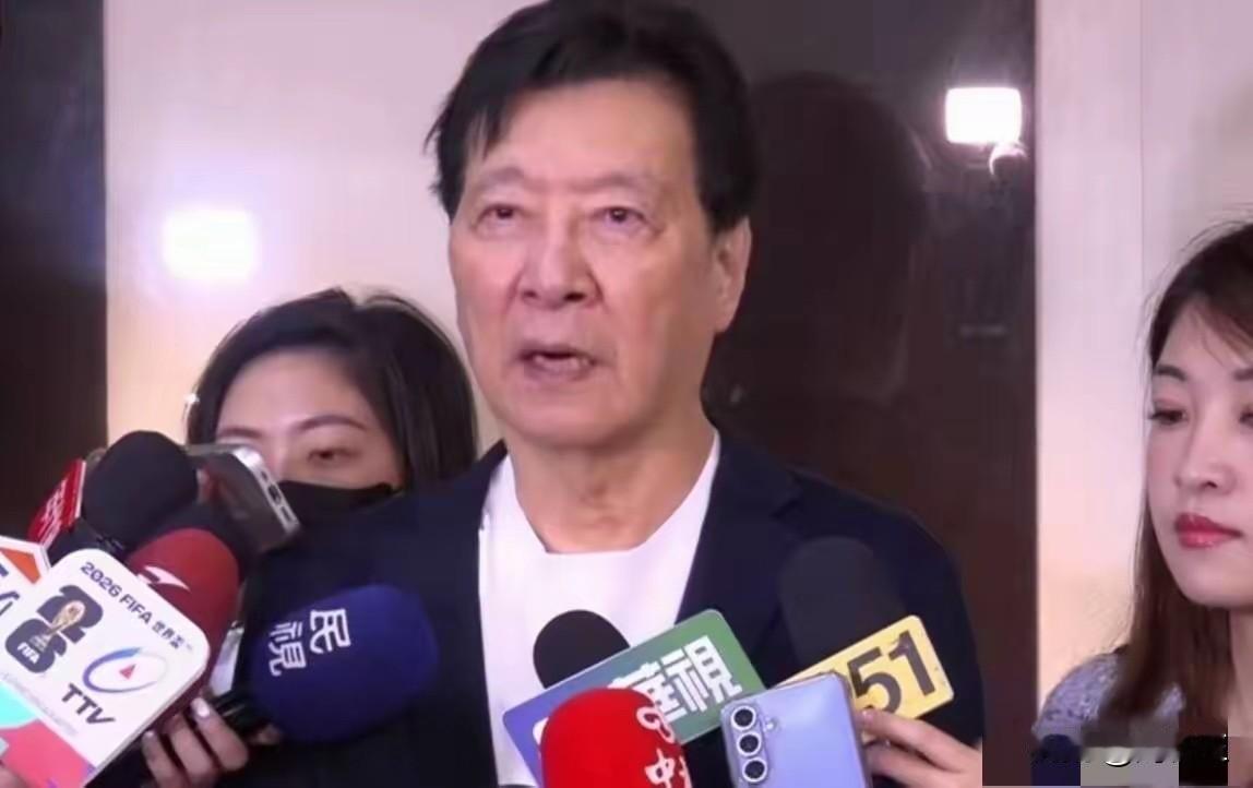 岛内军购案尘埃落定，赵少康5月9日公开受访情绪激动，直接向国民党中央强势喊话，矛