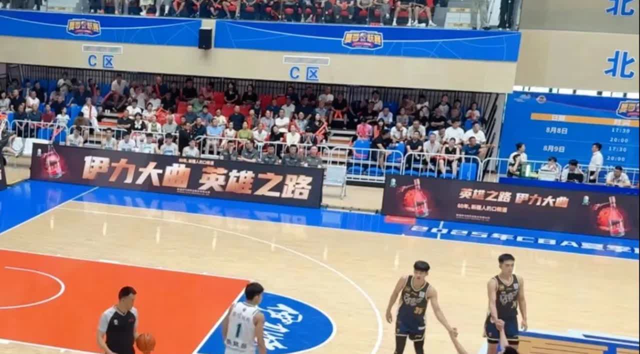 不用犹豫，下赛季广东宏远四号位主力一定是王洪泽昨晚对青岛的比赛，杜锋罕见