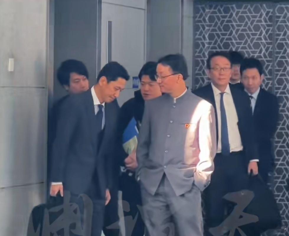 以前中日关系遇到危机也都是这样逐步加码，然后日方也不道歉，那就一直加码，然后加到