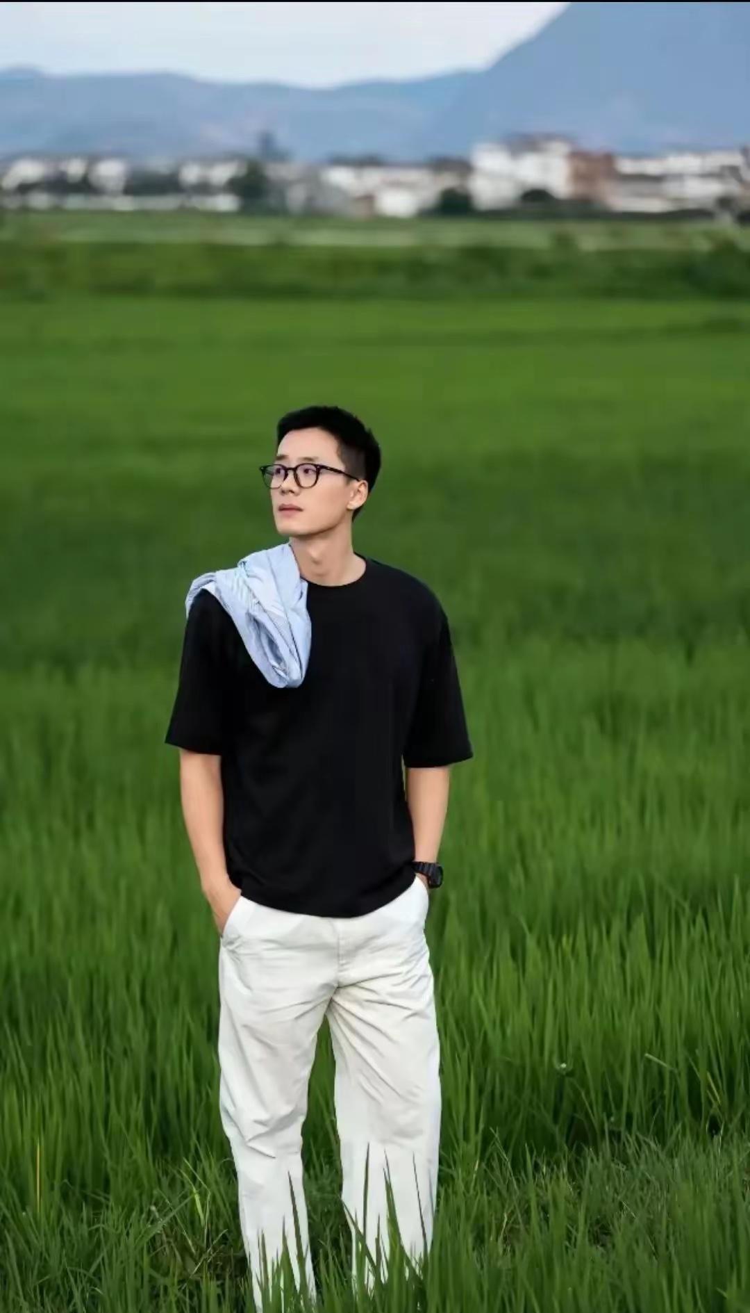 东方甄选是容不下优秀的人吗？先是董宇辉，又是东方甄选的也顿顿离职了！顿顿离开