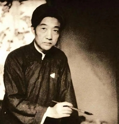 1937年，徐悲鸿在香港时，遇到一个德国人售卖四箱古画，当徐悲鸿看到第三箱时，突