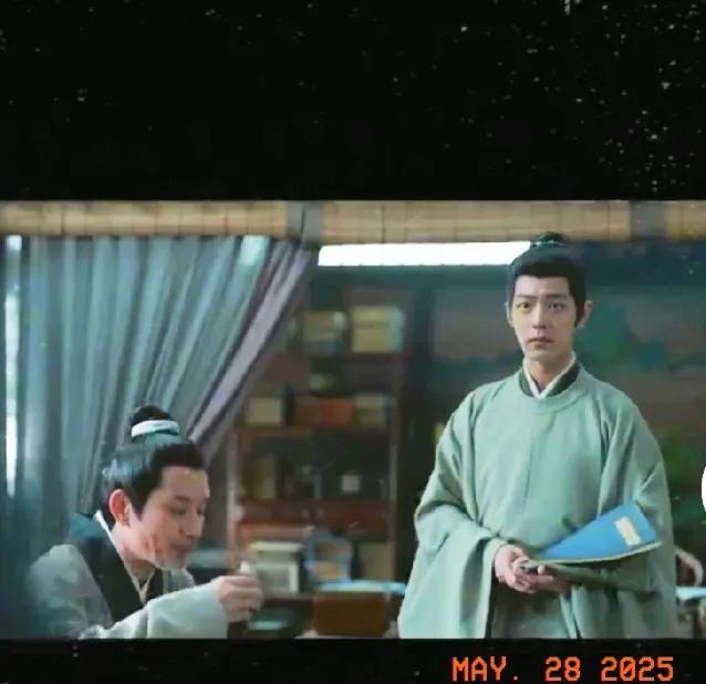 4.《藏海传》。户部尚书赵秉文10年来从侍郎升任尚书，他是稳打稳扎，平步青云。藏