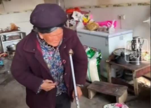 2月1日，云南一男子买水泥欠女老板13000元，7年都没还，女老板只好找上门，却