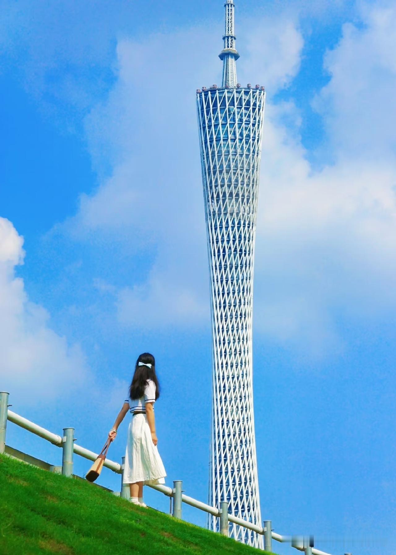 近日，广州某车企一位24岁的员工(湖南人)很是苦恼。他的女友没有财务与未来规