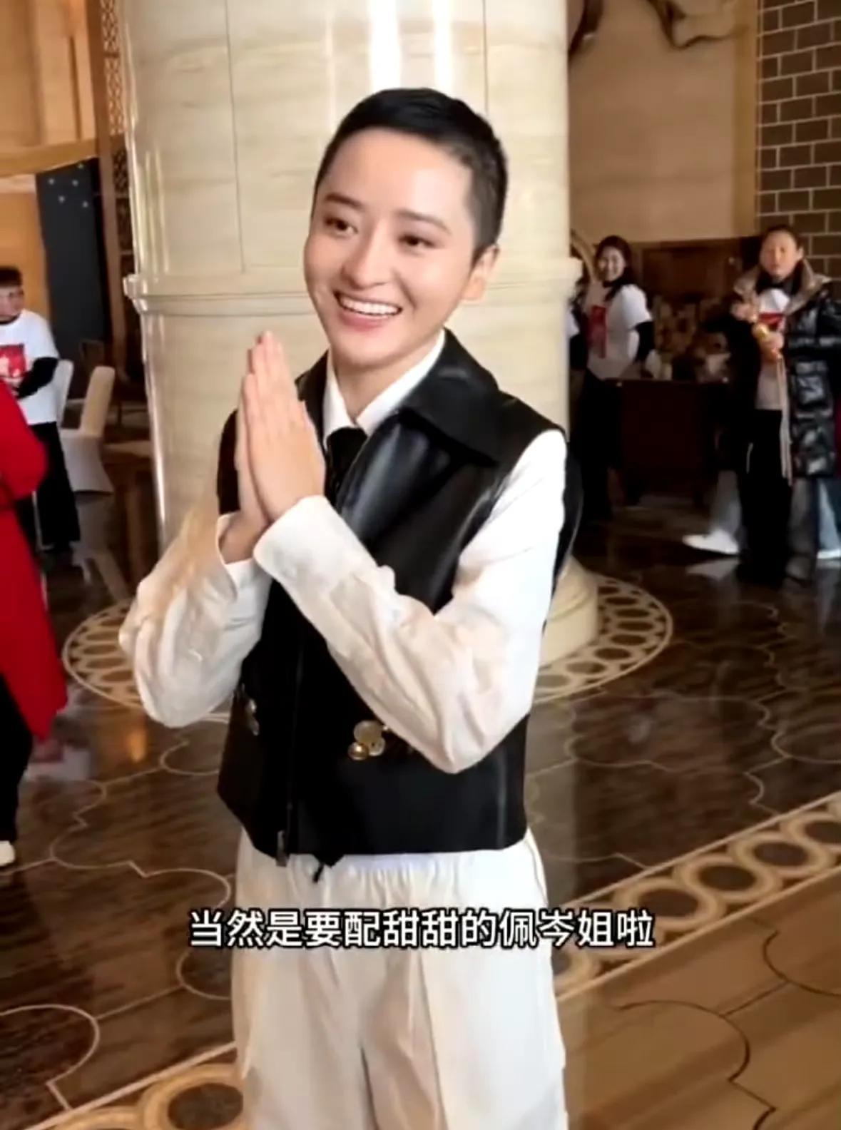 #蒋一侨对侯佩岑的爱太实在了#《乘风2025》落幕，蒋一侨与侯佩岑的情谊却持续