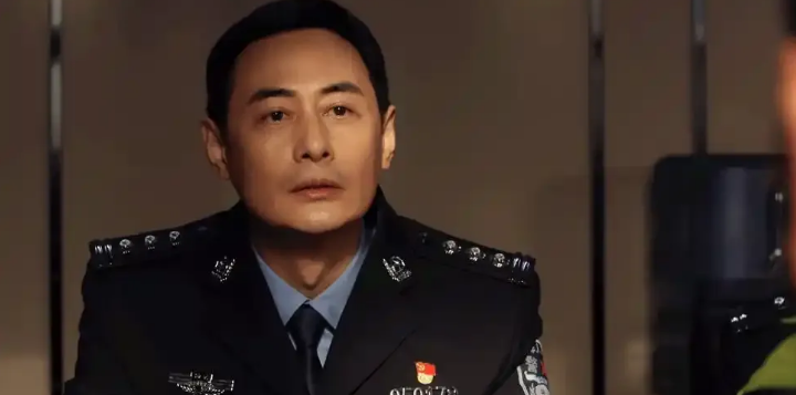 《以法之名》江敏与洪亮到底有多爱，江敏从未关心过洪亮想不想脱下他为之热爱的制服。