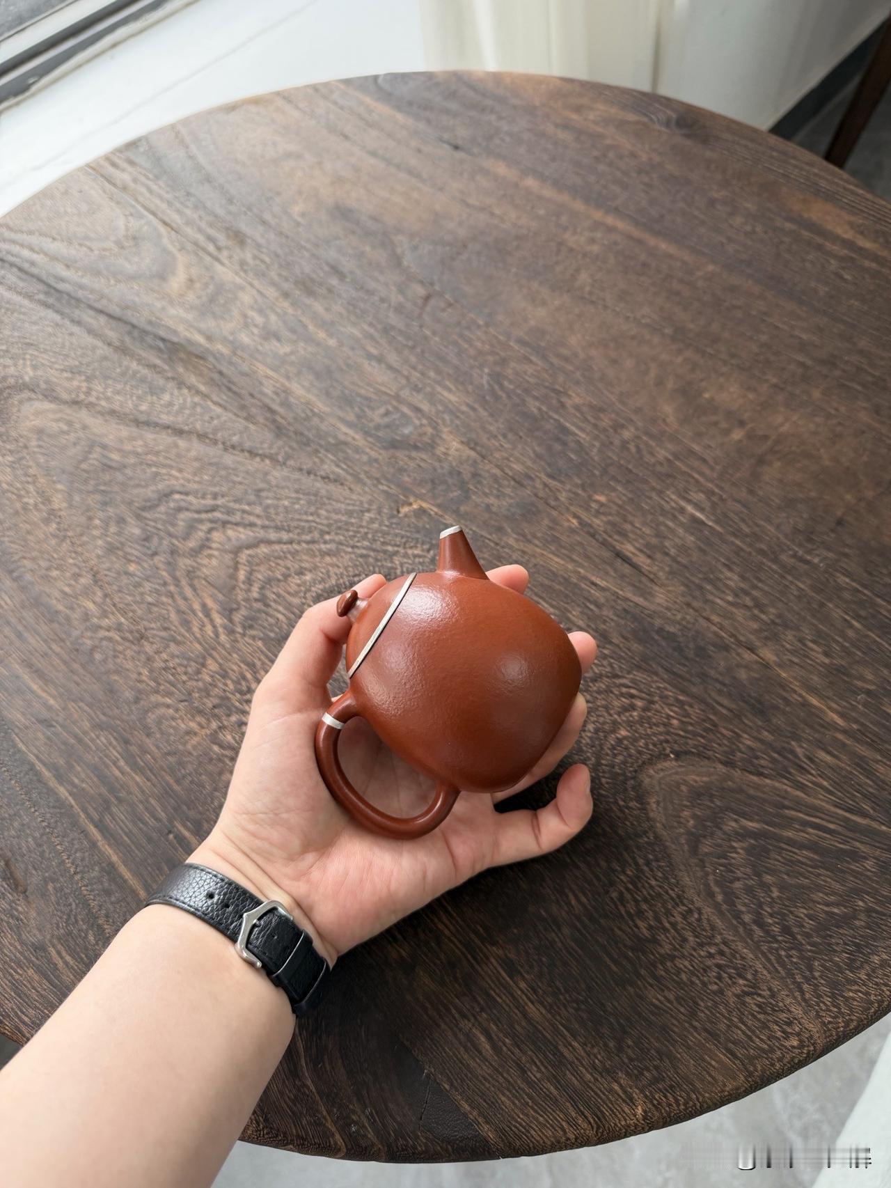 同样都是紫砂壶，价格差10倍到底差在哪？同样都是紫砂壶，为什么有的卖300，有