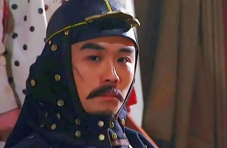 岳飞后人岳钟琪进京述职，大臣热情款待，雍正：是时候把他拿下了。咱先把岳钟琪