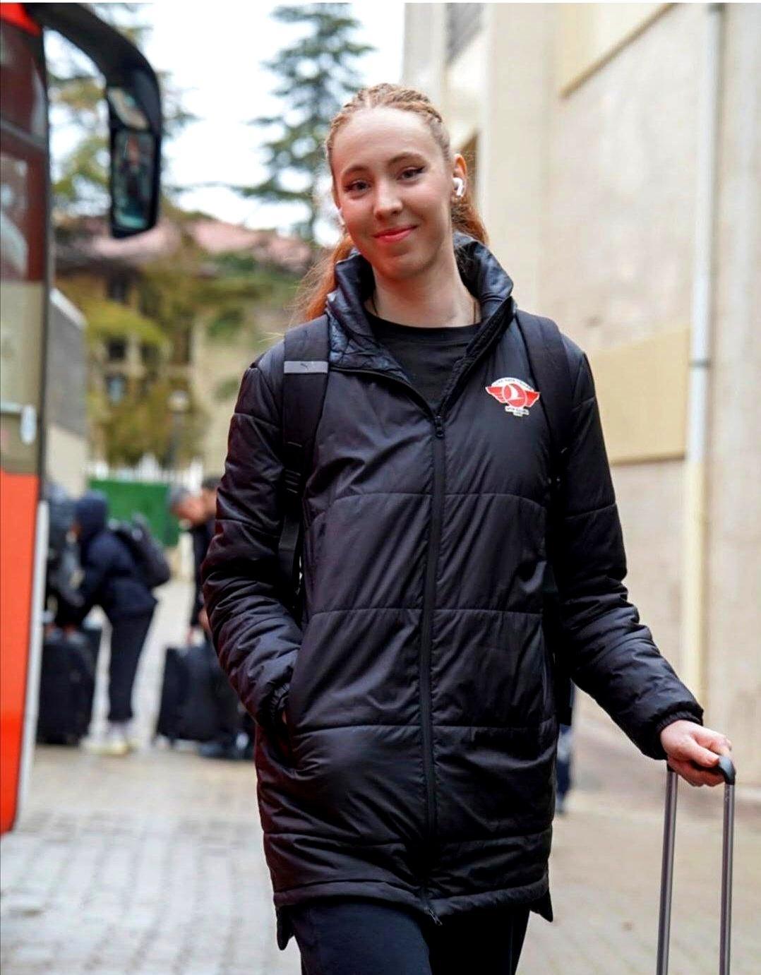 28扣5中，她凭什么顶替朱婷拿百万年薪？一局6扣0中，四局9扣0中，决胜局