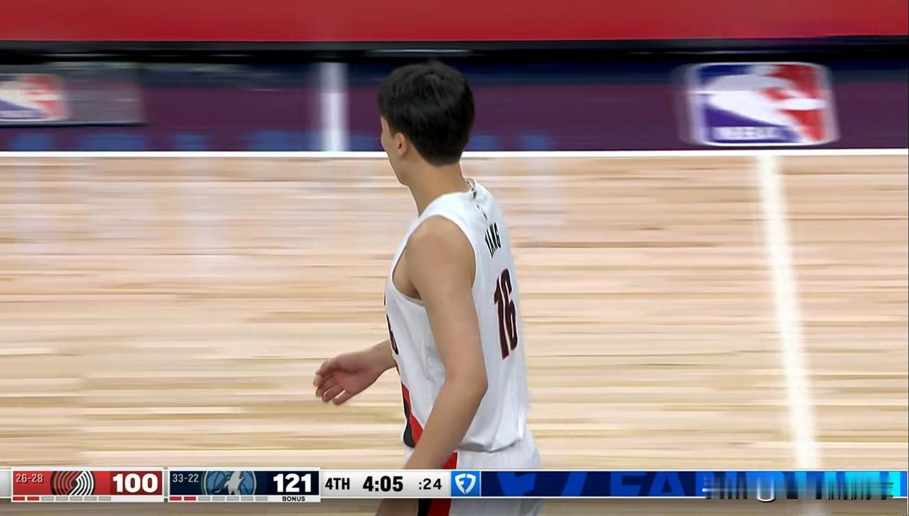 开拓者新秀杨瀚森的场均得分真是太稳定了！在今天开拓者客场以109：133惨败于森