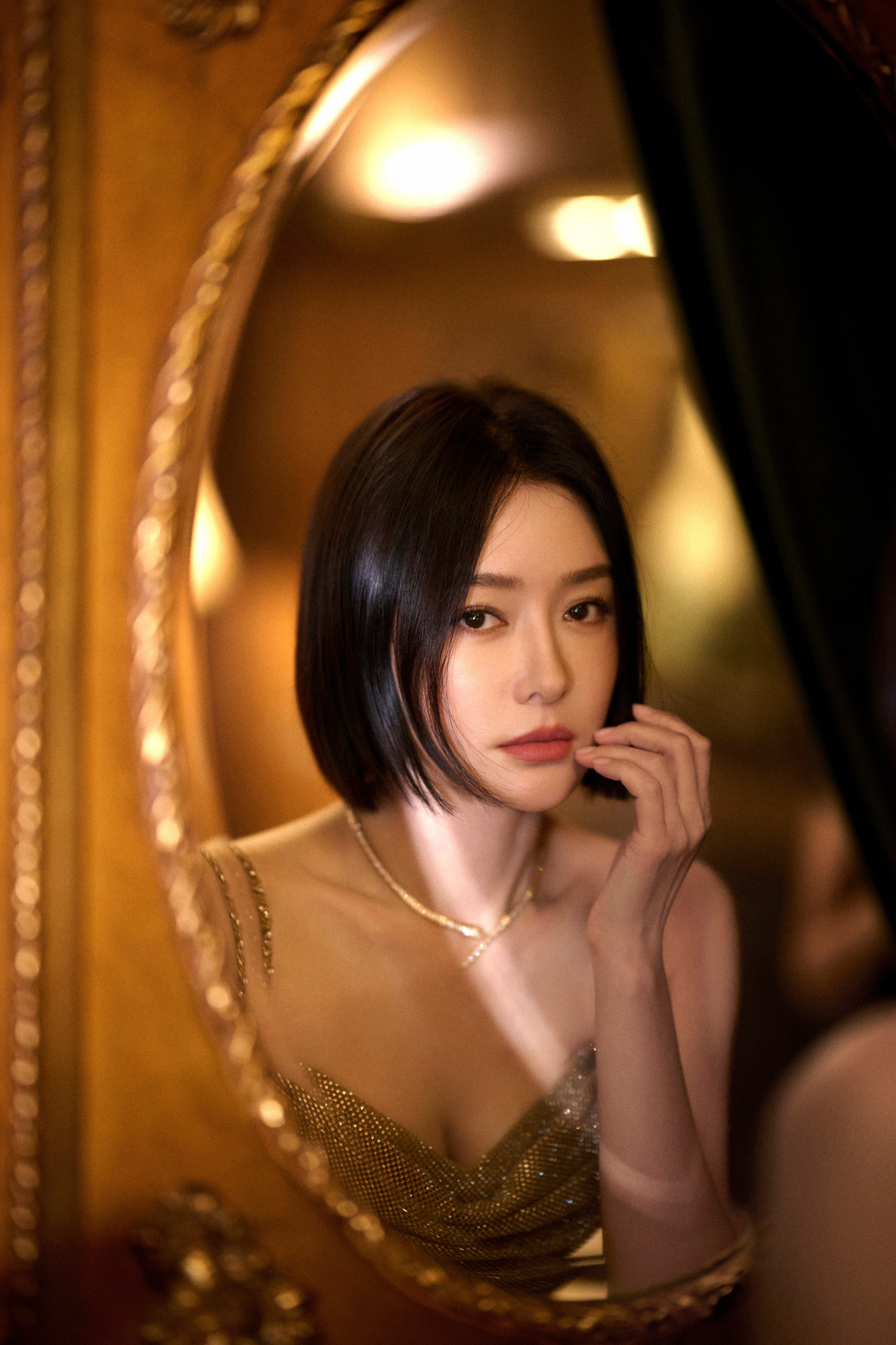 被秦岚闪到了原来不止我一个人get到了秦岚的颜值，不得不说这种超美的模样确实是