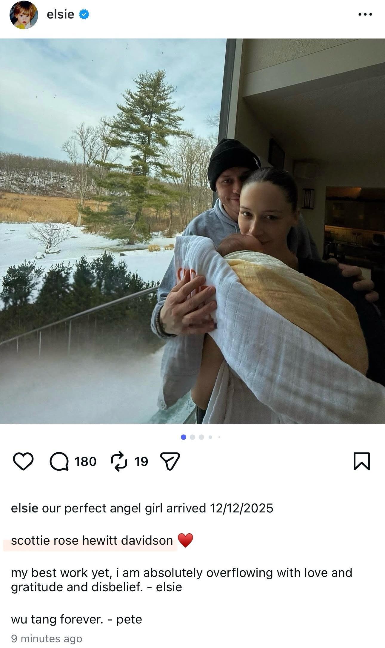 PeteDavidson当爹了‼️女友ElsieHewitt生了👇