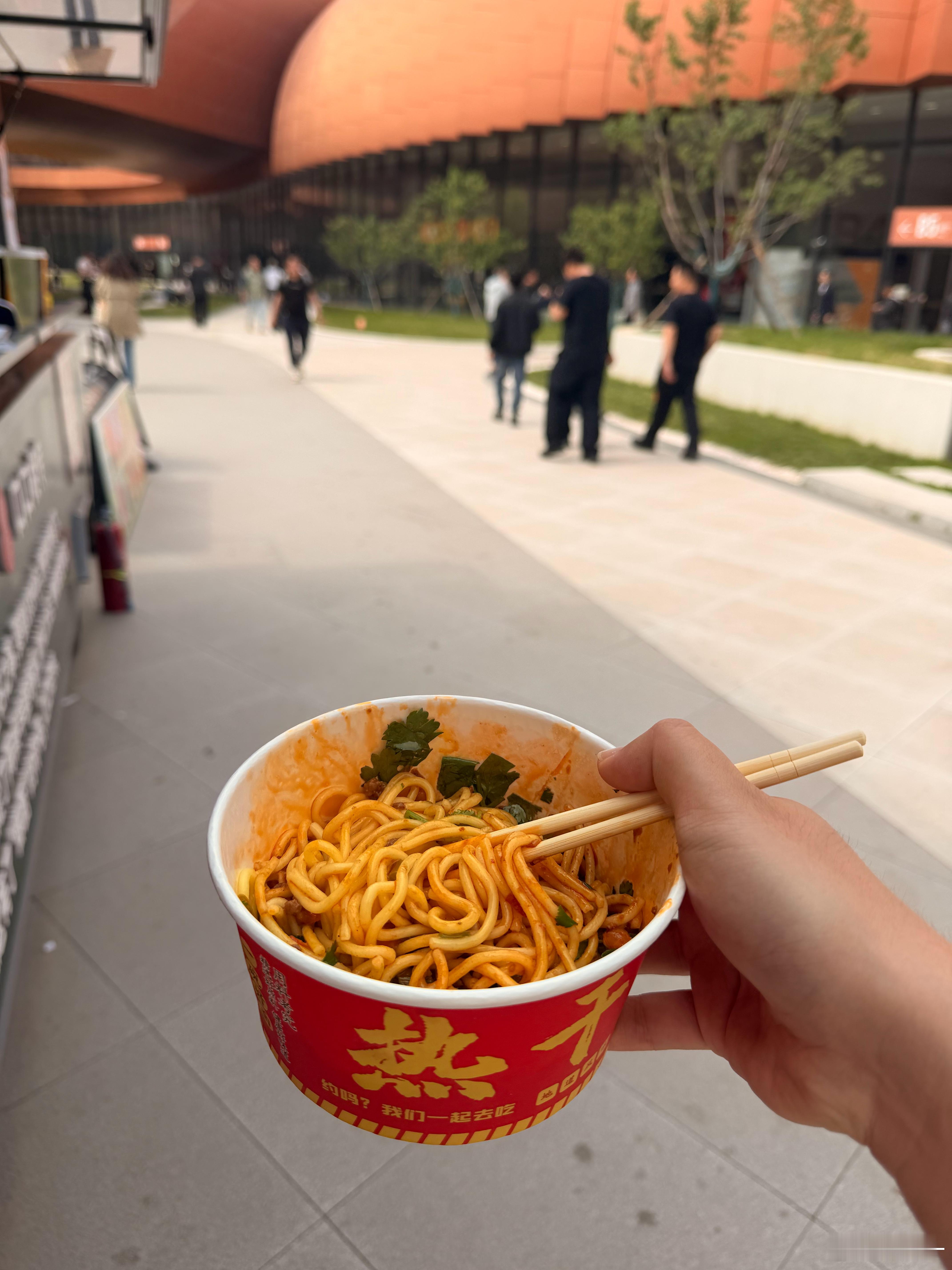 车展大战开始我先吃一口