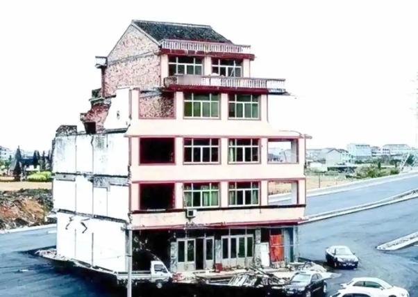 2003年上海拆迁，张新国一句“没6套房加1个亿，别想让我搬”硬扛了14年，成了
