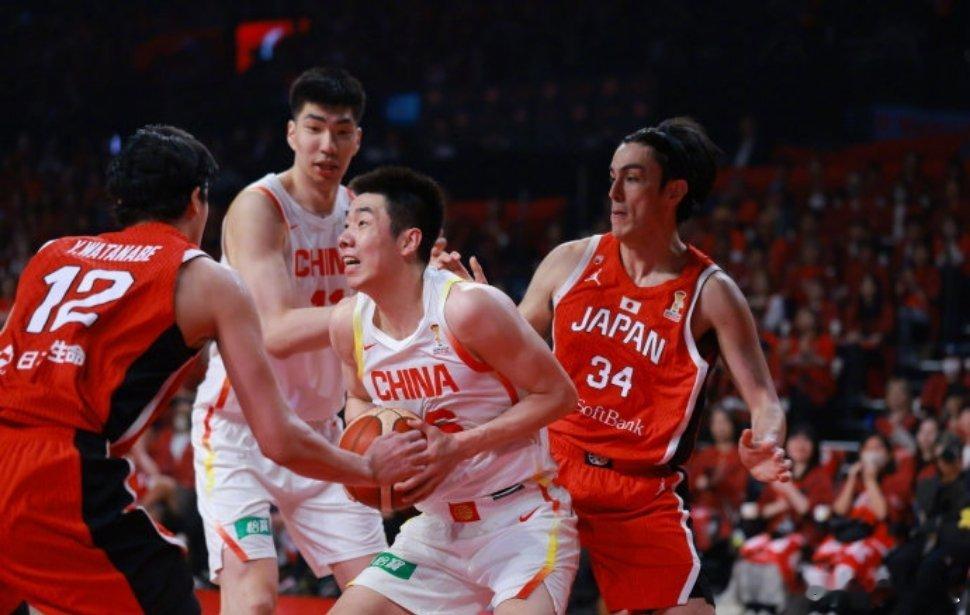 中国男篮87比80胜日本男篮【点赞祝贺！中国男篮逆转战胜日本队】今天，中国男篮在