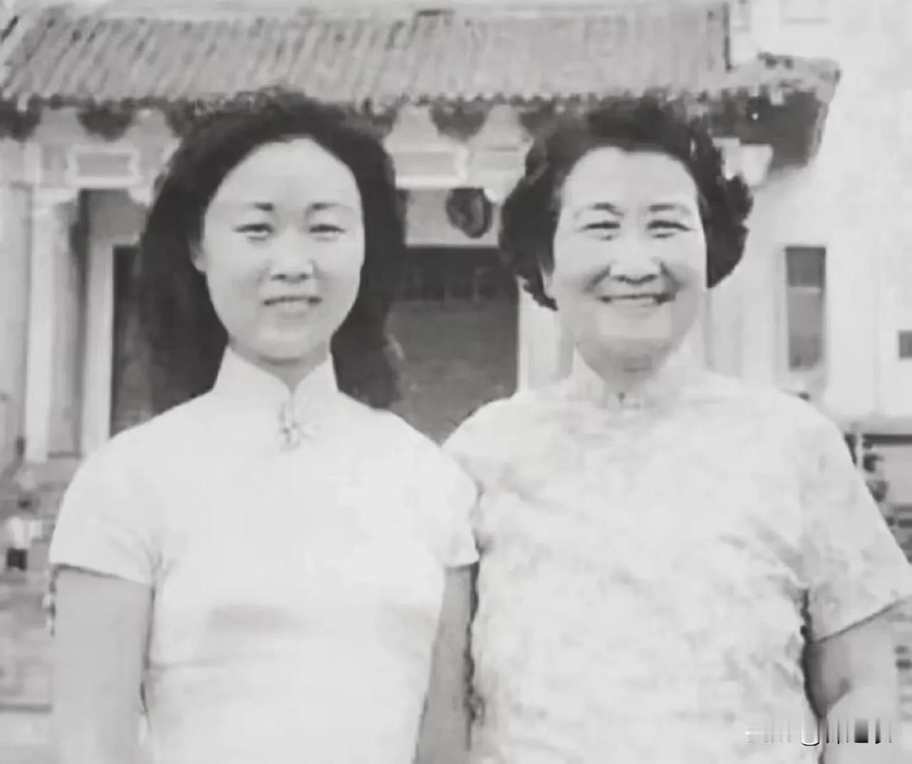 琼瑶和她妈妈关系不怎么好，其实就是有的人天生确实不适合的，因为琼瑶妈妈和琼瑶就不