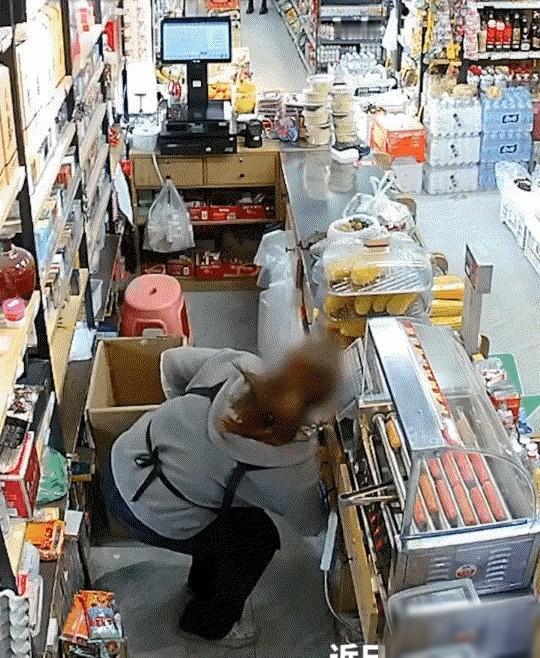 “真是胆子太大！”近日甘肃兰州传来一则令人唏嘘的案件，当地一家便民商铺出了个极其
