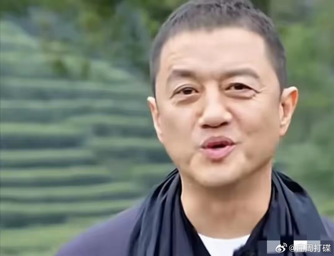 李亚鹏身上最大的问题，不是跟王菲离了婚，也不是娶小19岁妻子，而是无脑。​家里本