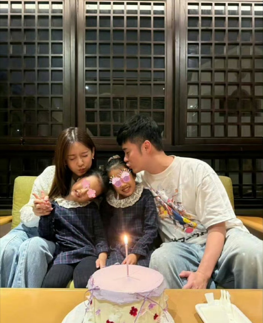 陈赫回应把张子萱打码打码很正常啊～普通人如果没化妆或不好看的时候都不想出镜，更何