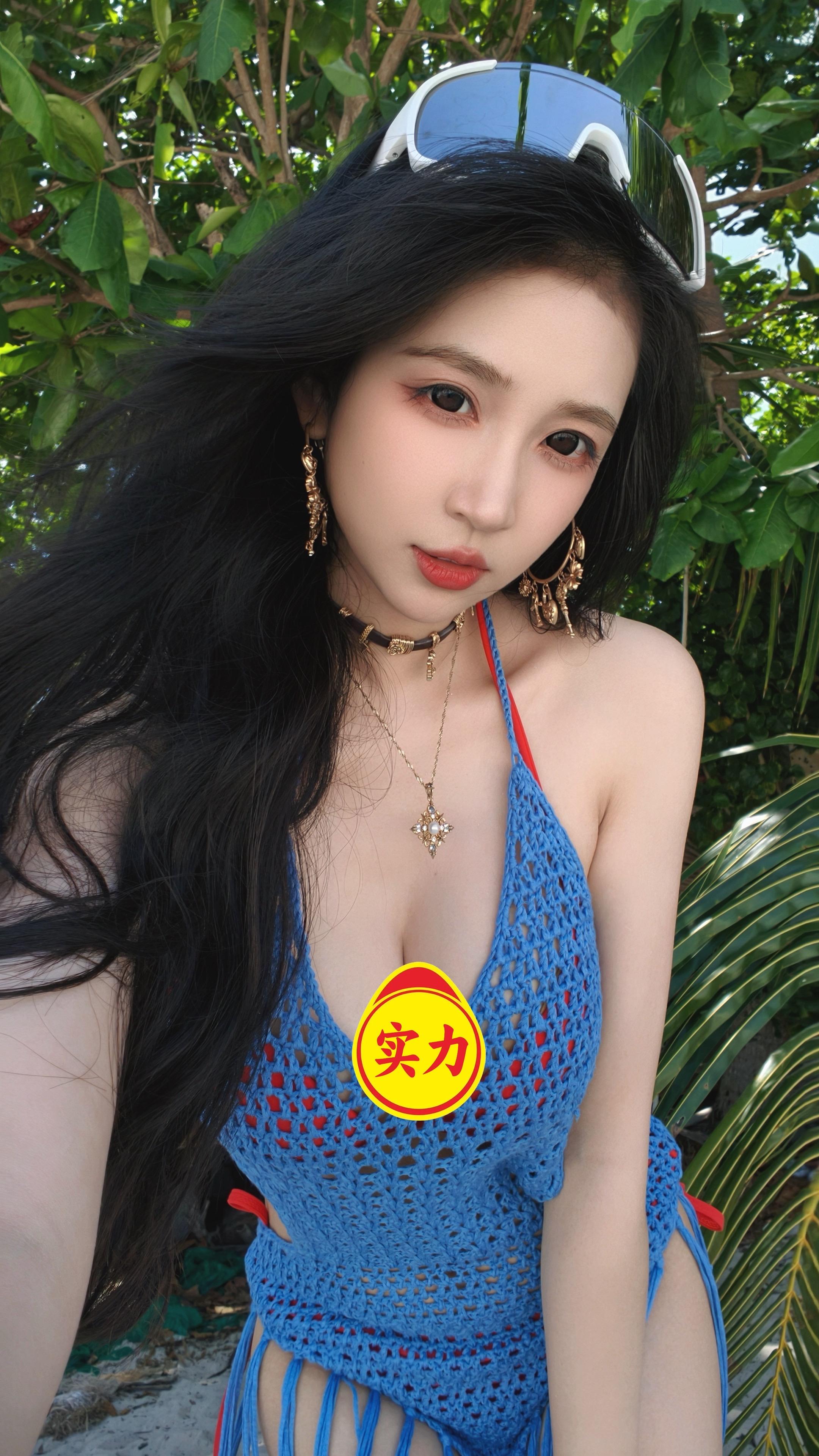 有时候挺想一个人开车去你坟前陪你说说话 可惜你还没死