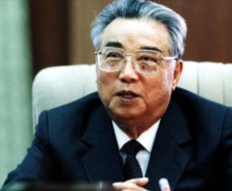 1958年2月，金日成再次致电伟人，电报内容很简单：希望志愿军撤出朝鲜，伟人听完
