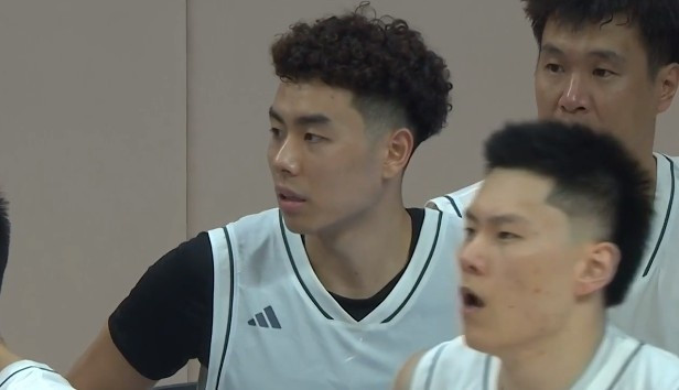 全运男篮1/4决赛-浙江力克上海 程帅澎19+6 闫鹏飞14+11