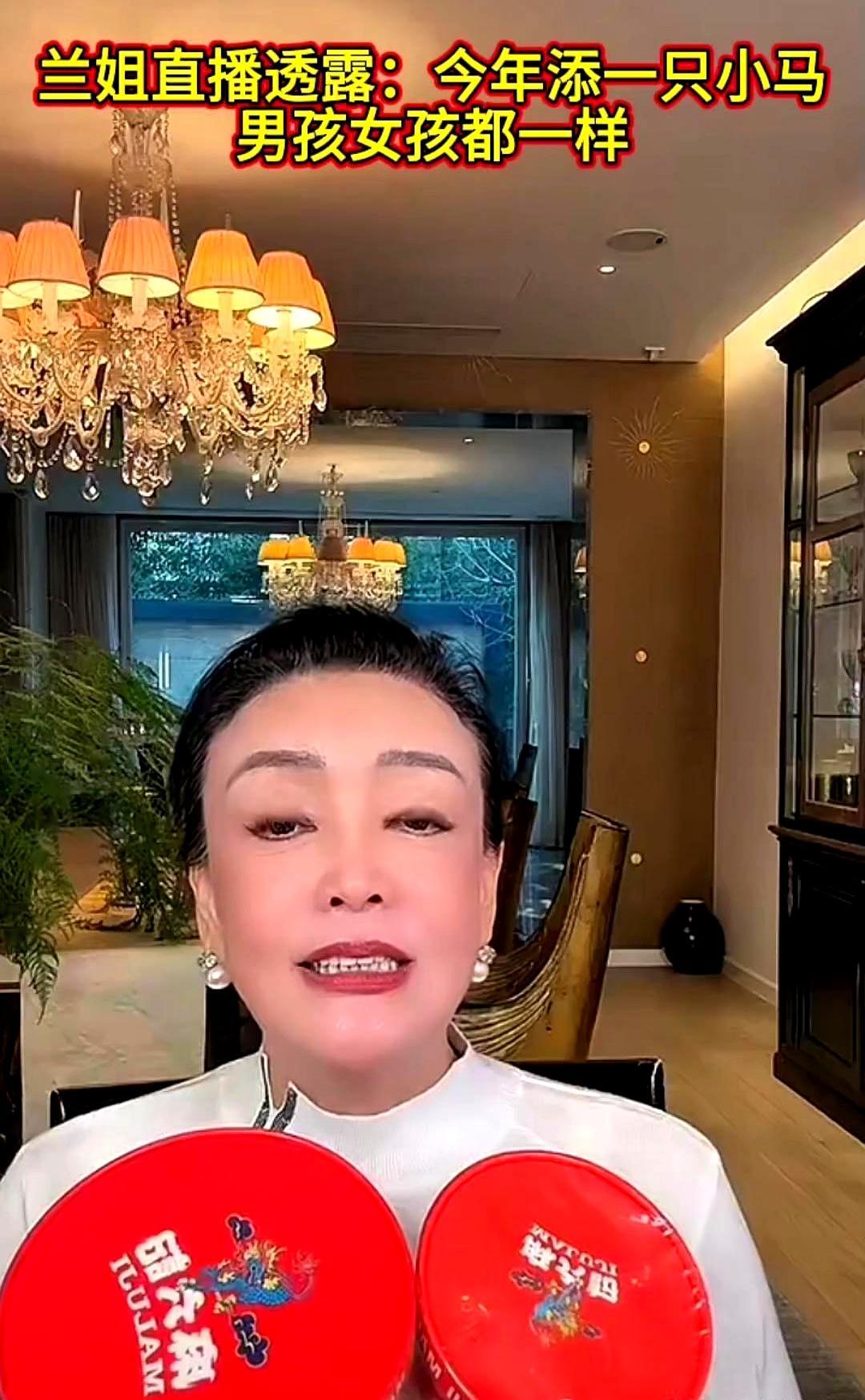 汪小菲怒砸水杯大吼断绝母子关系时，马筱梅只背过身静静涂口红。朋友你肯定以为