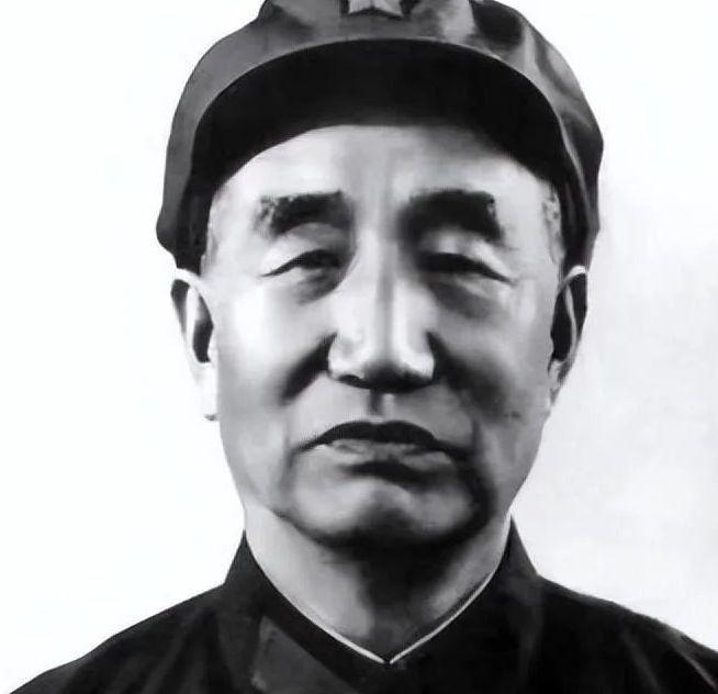 徐向前红军时期已是红四方面军总指挥，手握十万大军，是方面军级别的最高统帅。可从抗
