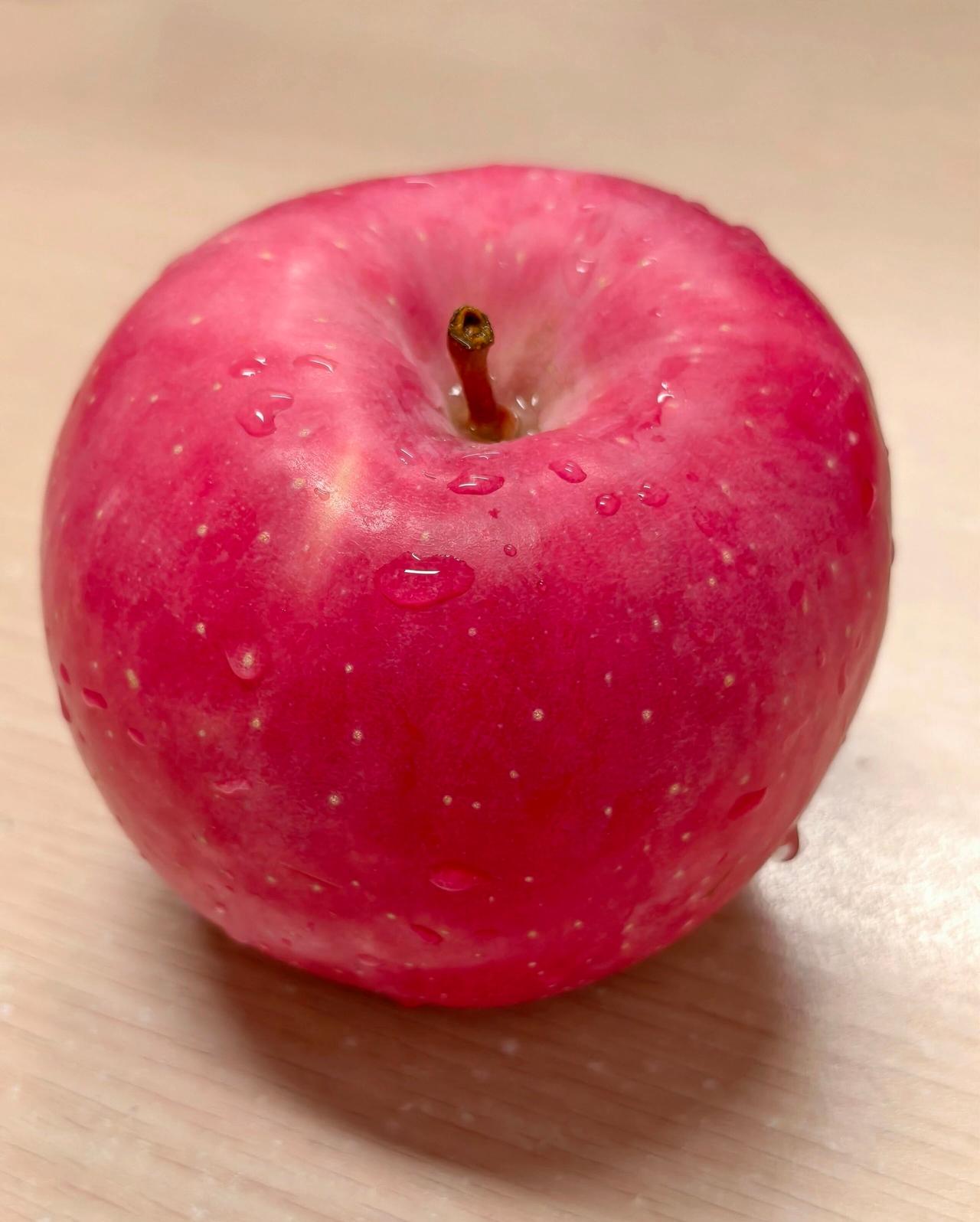 小朋友发起狠来，连大人都自叹不如。一个上小学的孩子每次吃了豆类的菜都会吐，父母带