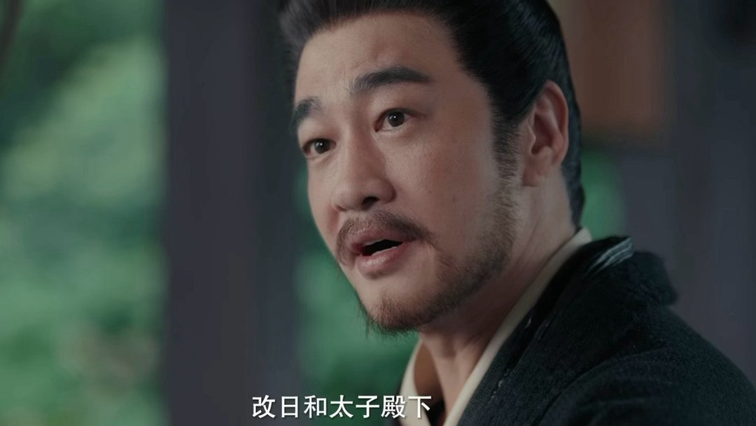 何与求何润东指点一二《百花杀》剧里翁婿线下上演肌肉battle名场面！何与大方晒