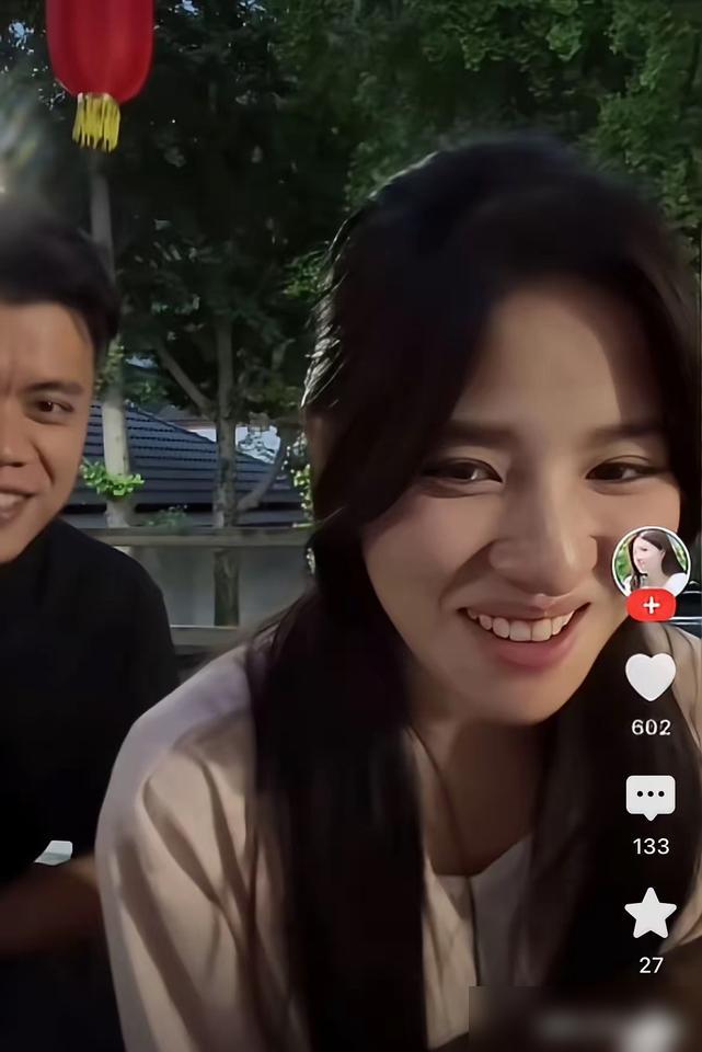 网红阿梓未婚夫身份曝光！怀孕四个多月了才公开男方身份，说真的作为一个离过婚踩