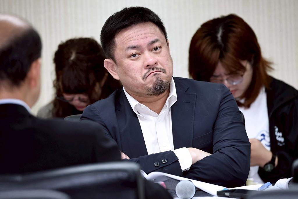 台“最穷部长”洪申翰9月21日赴南京出席APEC部长会议，系赖清德上台后首位赴陆