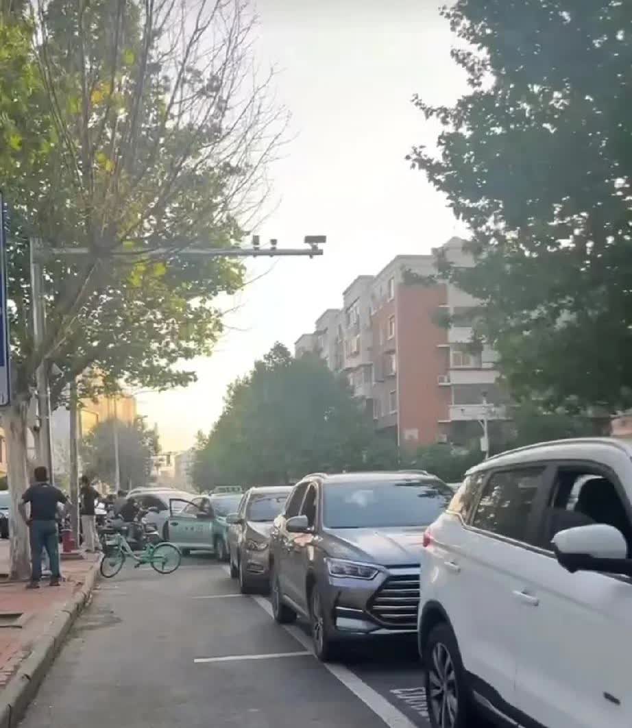 坐标天津:最近天津推出智慧停车新措施,路边停车支持ETC无感支付,不用人工收