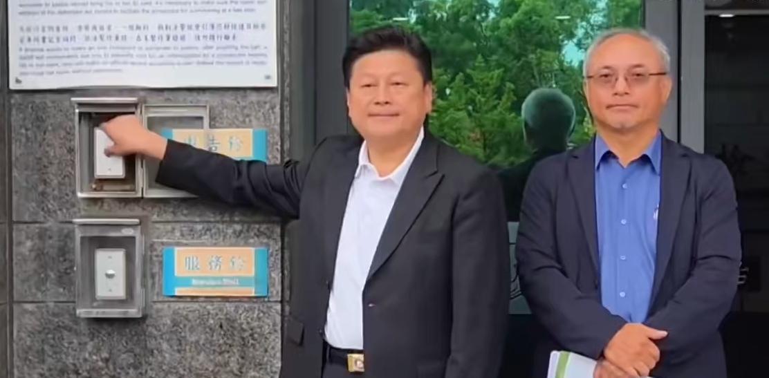 傅崐萁展开除奸行动,对叛徒绝对不能姑息28日,国民党团总召傅崐萁携同委托律师一