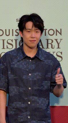 不过，还好。没去过奢侈品活动现场，咱去过国际赛场领奖台啊[呲牙笑][呲牙笑][呲牙