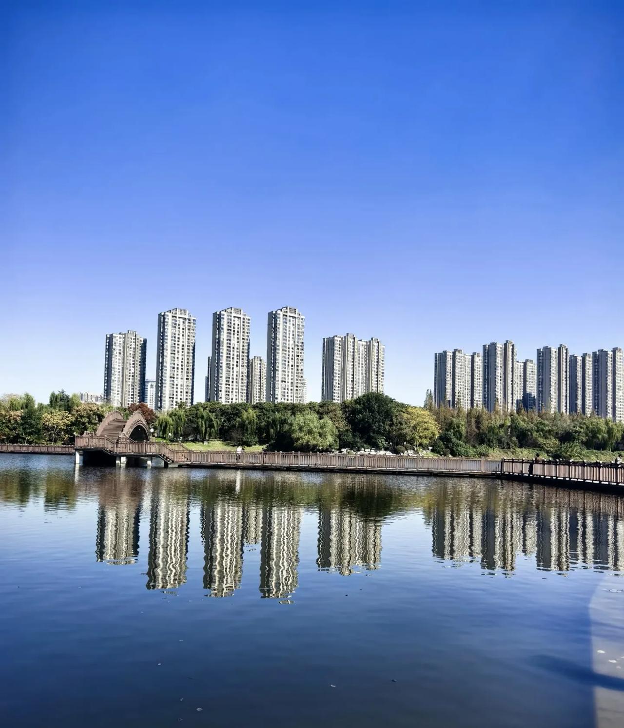 相册里最满意的照片摄影图片：时代家园
