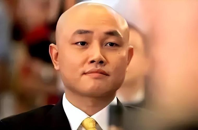 改革开放，让部分人先富起来，这很快就做到了，而且富得让人无法想象，富人过起了锦衣