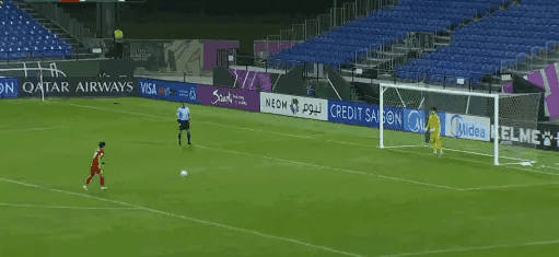 韩国队门将黄材润睡不着了，太耻辱了，一共扑了7个点球，全都判断错了方向，前6次都