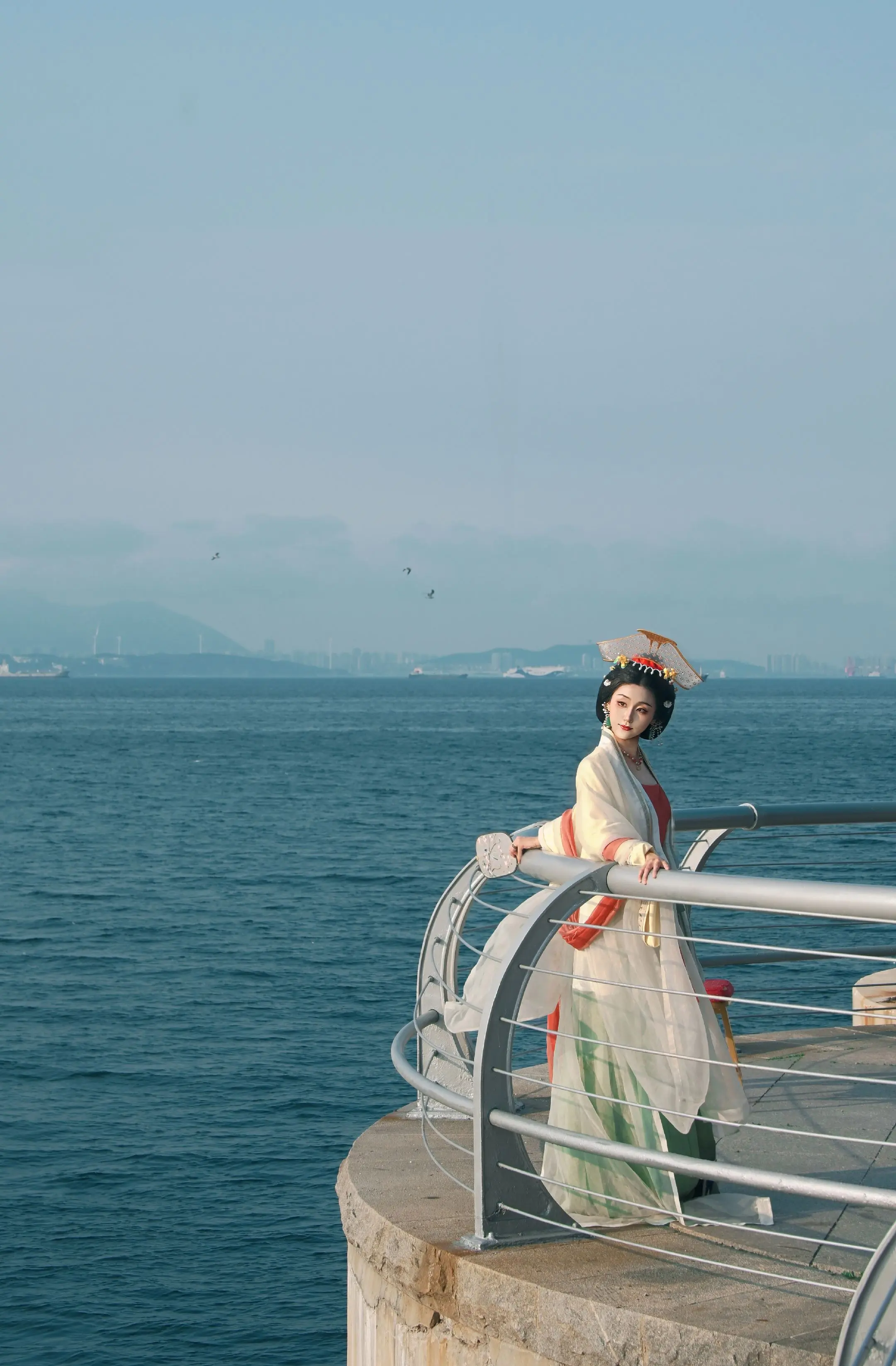 “老娘与海.”