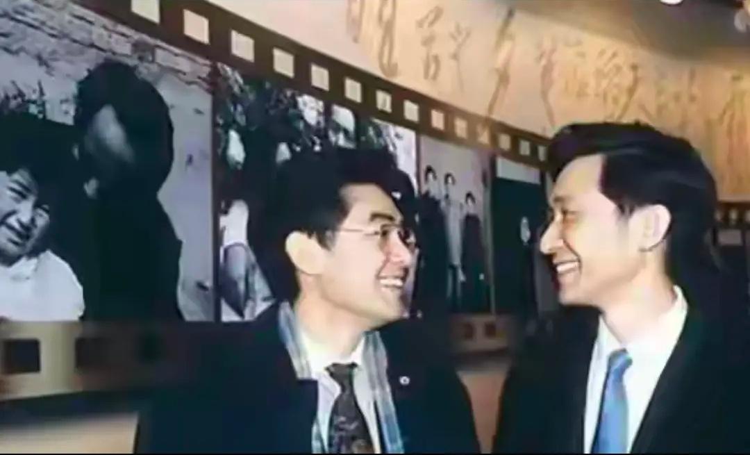 毛主席的两个外孙孔继宁和王效芝，他们都很帅气，却有着不一样的人生经历。照片