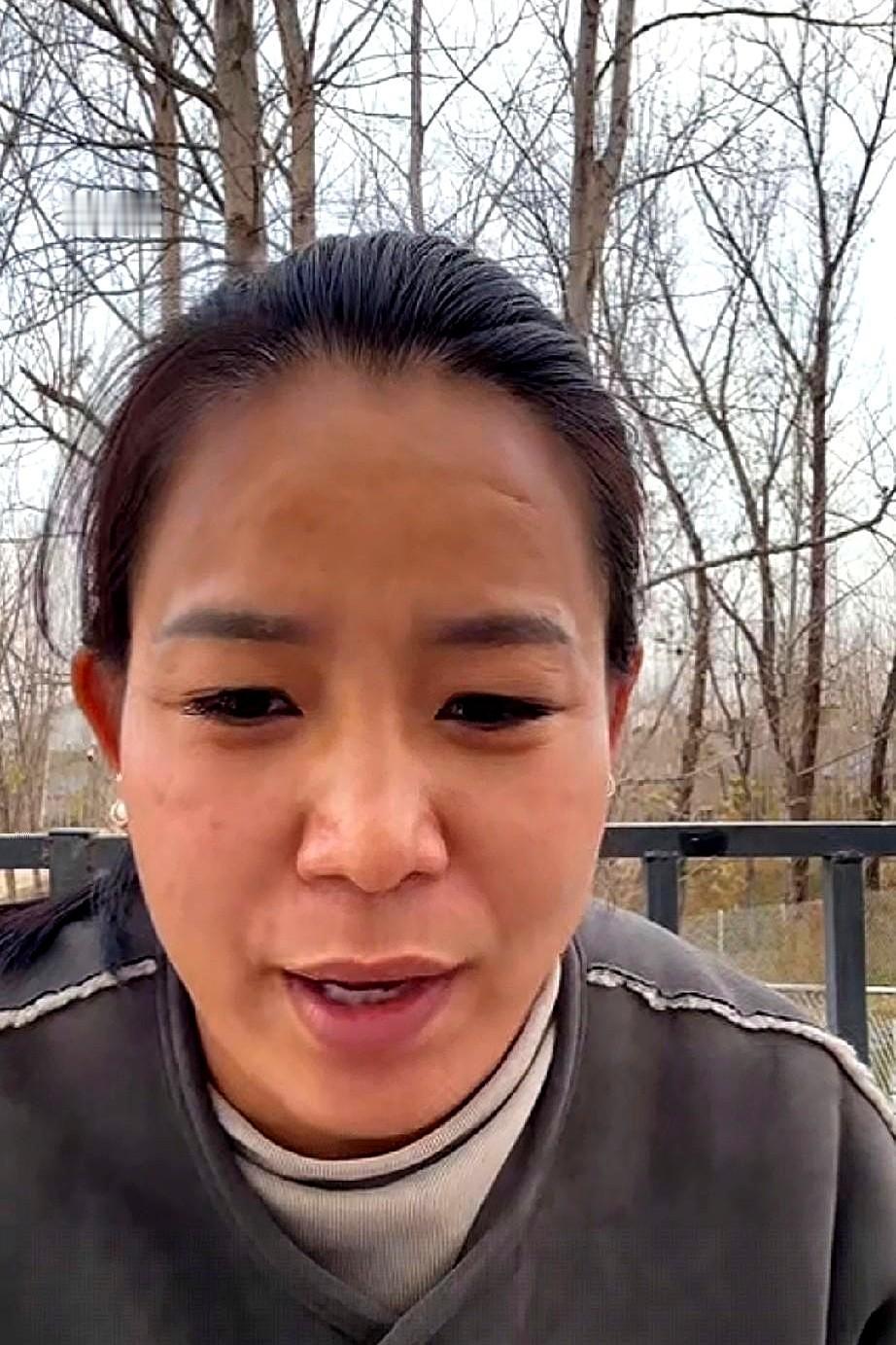 李佳还能让大家喜欢吗？李佳拍视频引导关注阿杜相关账号遭网友反感，近期频繁开播